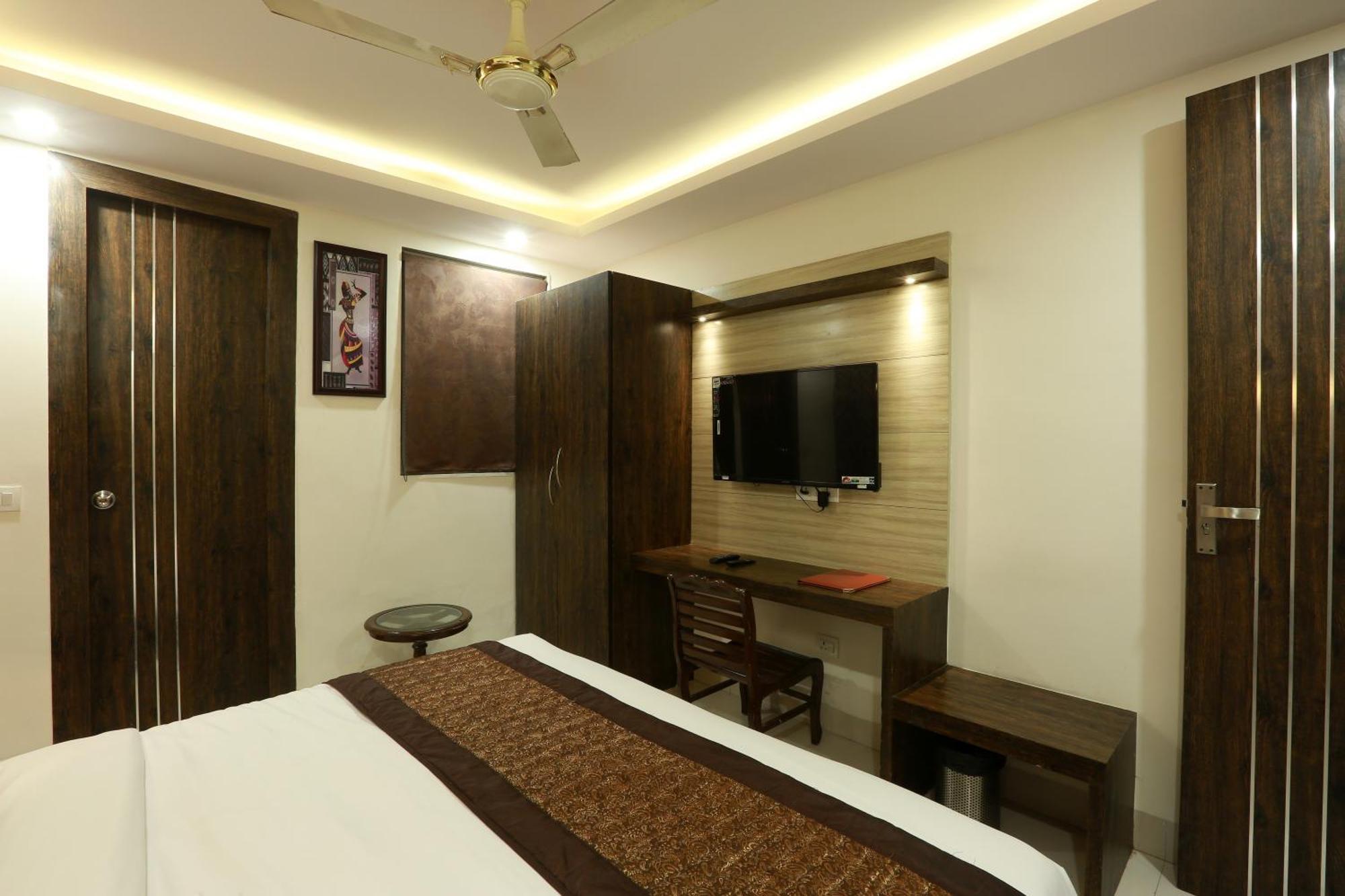 Airport Delhi Aerocity Inn Plaza Ню Делхи Екстериор снимка